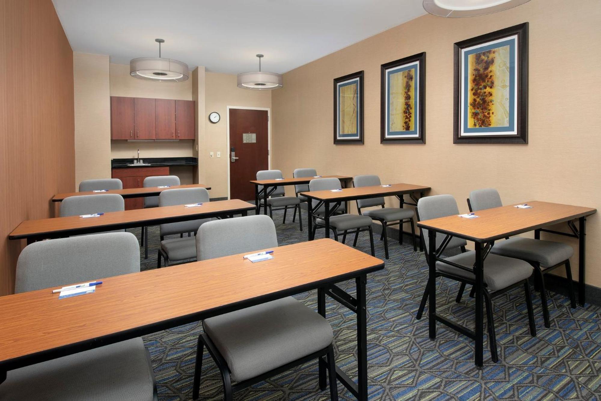Holiday Inn Express & Suites By Ihg Chambersburg By Ihg Екстер'єр фото