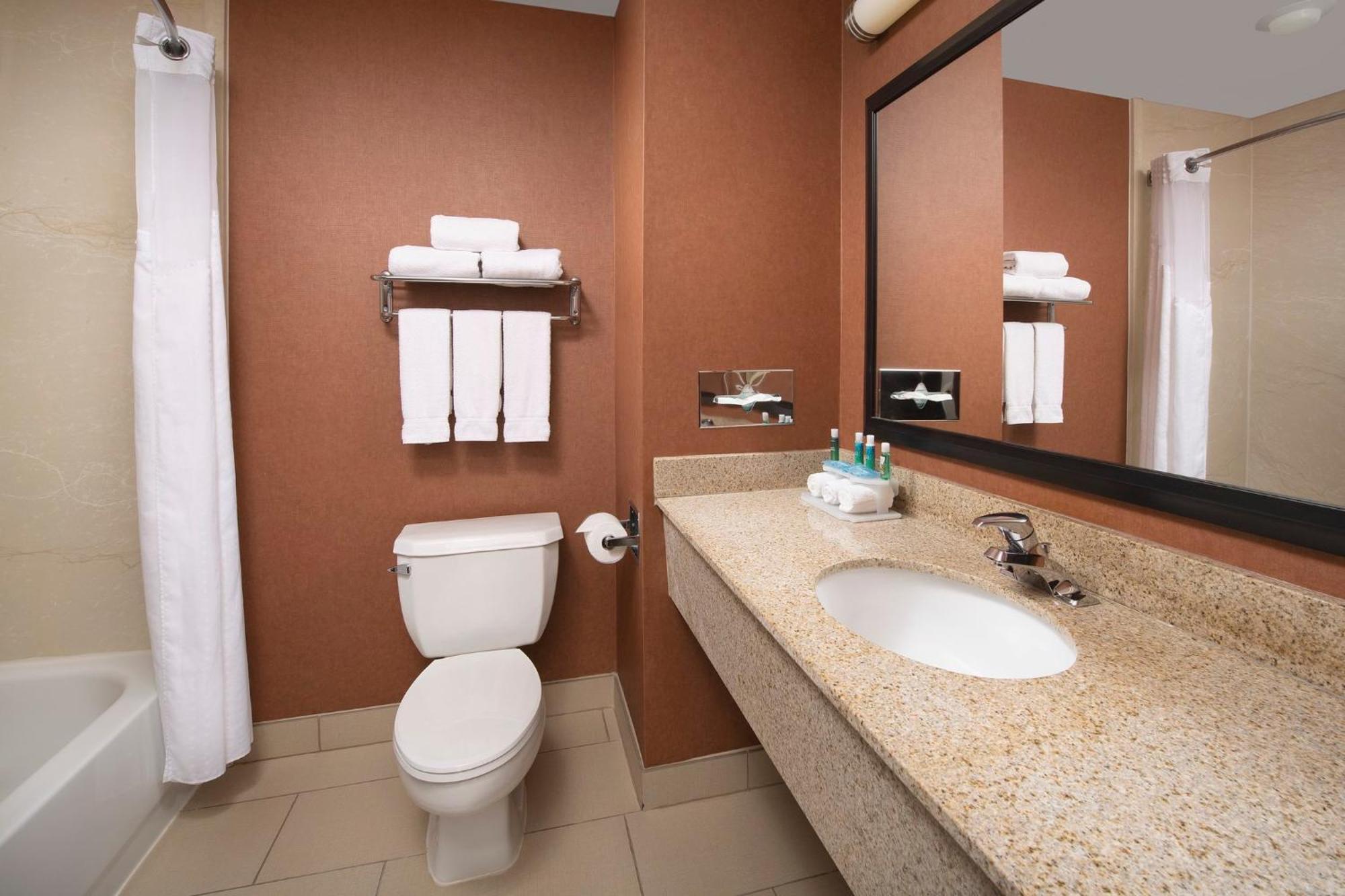 Holiday Inn Express & Suites By Ihg Chambersburg By Ihg Екстер'єр фото