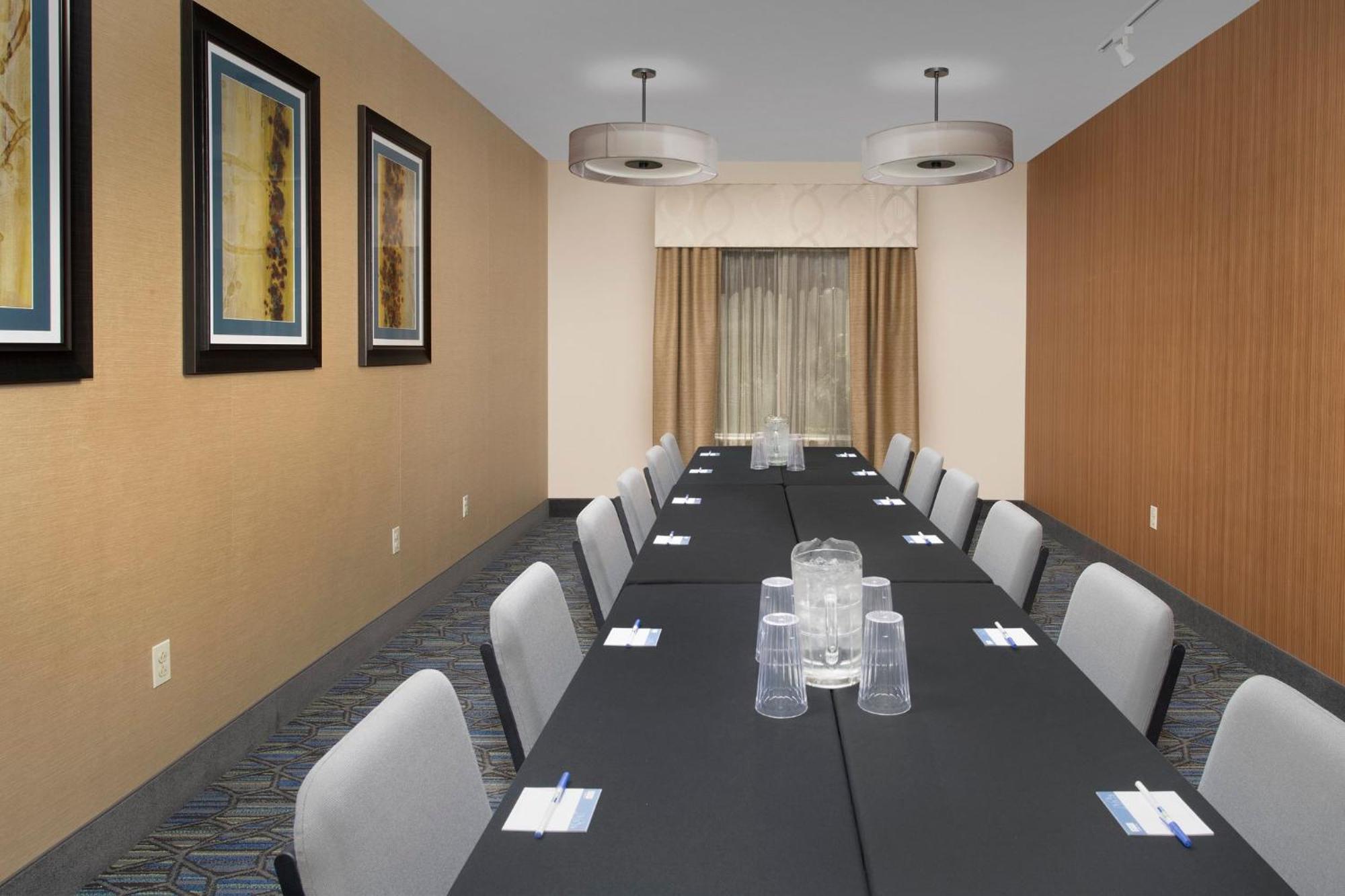 Holiday Inn Express & Suites By Ihg Chambersburg By Ihg Екстер'єр фото